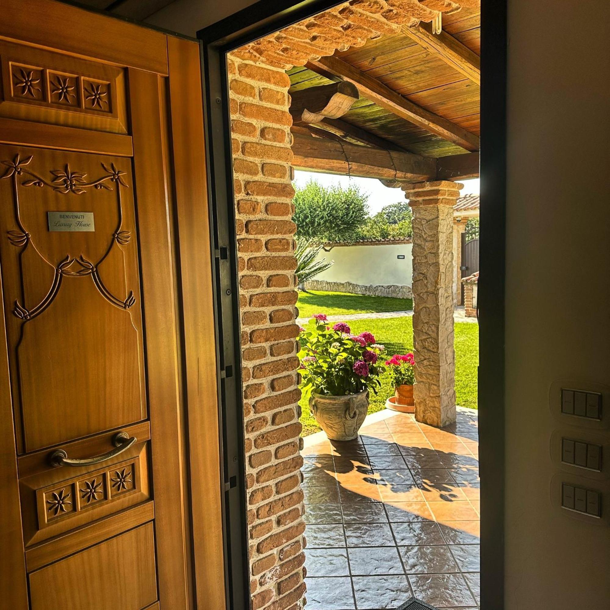 Gold House Luxury Anzio Villa ภายนอก รูปภาพ